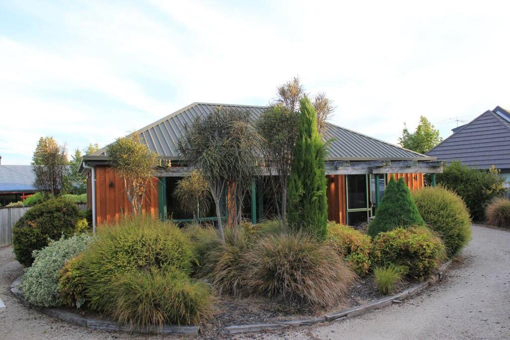 Villa Popular Family And Pet Friendly Modern Cosy Bach Wifi Hanmer Springs Exterior foto