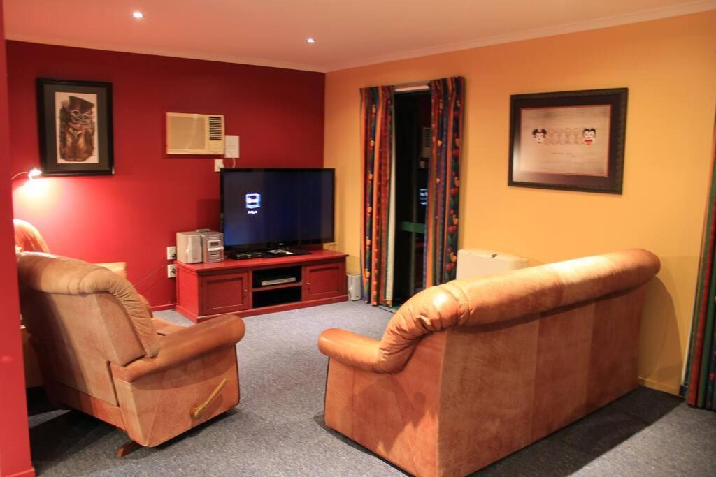 Villa Popular Family And Pet Friendly Modern Cosy Bach Wifi Hanmer Springs Exterior foto